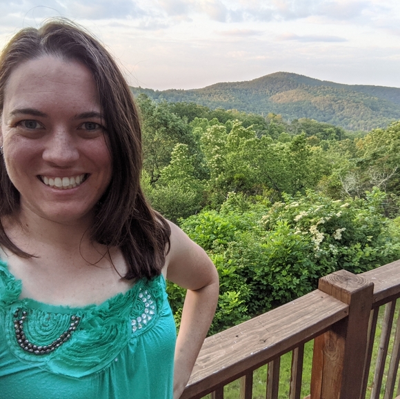 Meet your Posher, Bethany - Picture 2 of 2